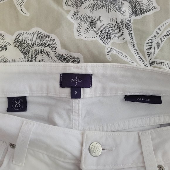 NYDJ White Skinny Ankle 5-pocket Ankle Jeans Size 8 EUC - Picture 6 of 7